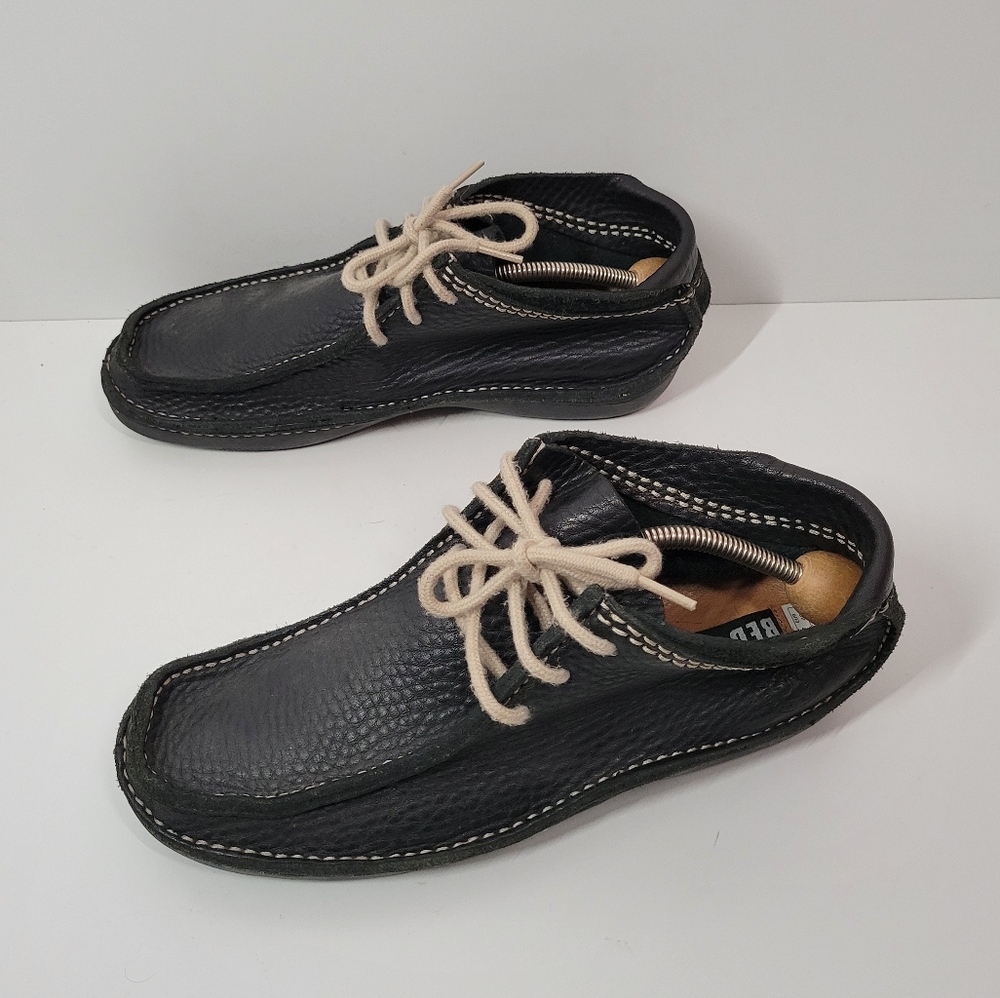 Bed Stu Black Leather Chukka Boots with Cream Laces